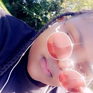 Meet your Posher, Ernestine